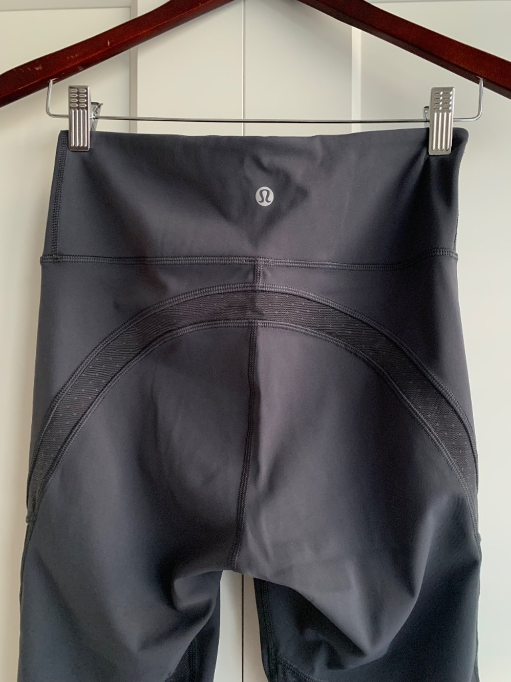 Lululemon Women’s Revitalize Tight Gray Legging back knee mesh size 8 - Picture 5 of 13